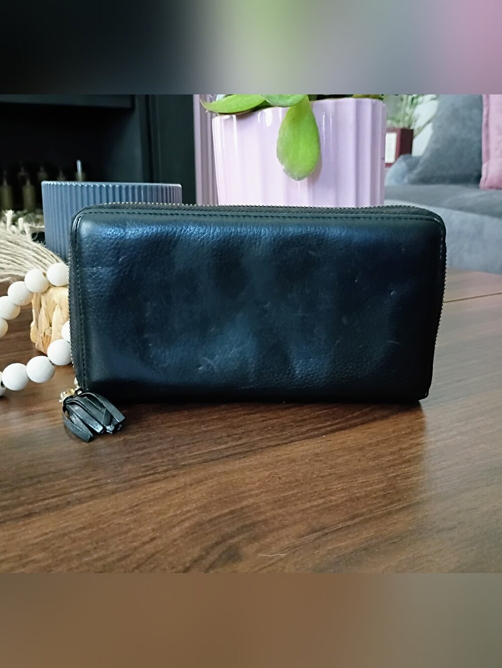 Gucci Soho Black Pebbled Leather Zip Around Wallet Tassel (As-Is) - Picture 2 of 13